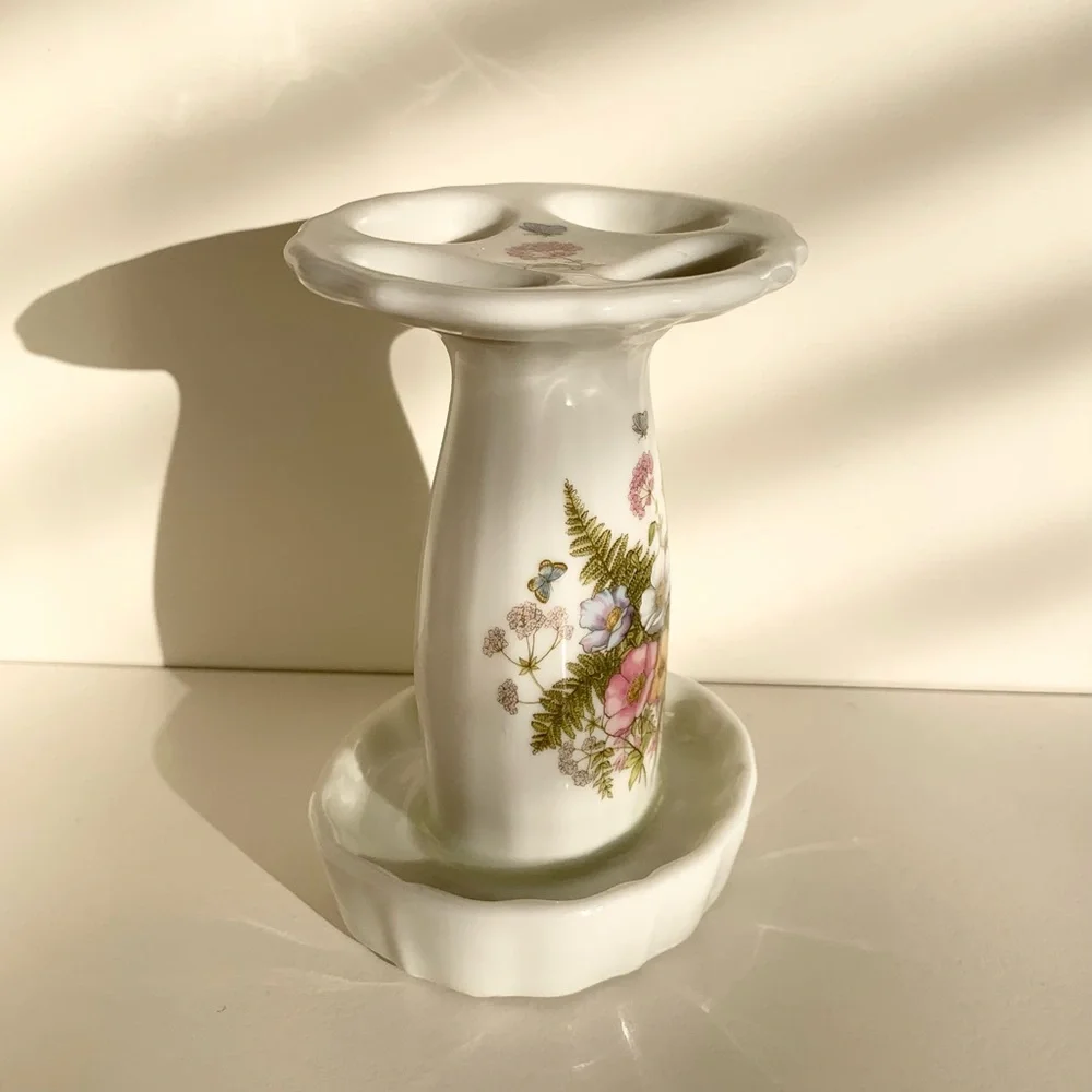 Vintage 80’s toothbrush holder